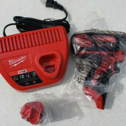 New Milwaukee 2463-21 M12 12V 3/8" Cordless Impact Wrench Kit, FIRM