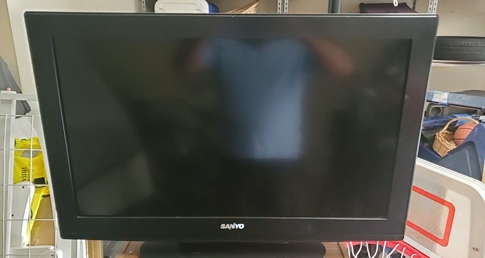 32 Inch TV / Television 