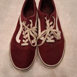 Vanns Size 9.5US Tennis Shoes