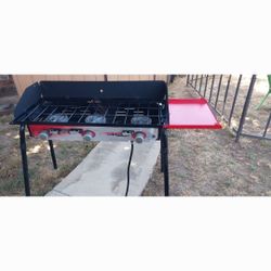3 BURNER CAMP CHEF PORTABLE STOVE GREAT CONDITION 