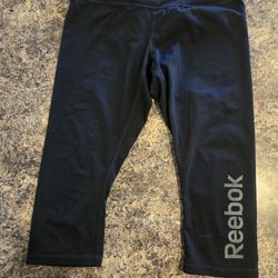Reebok black capri leggings with silver logo size L