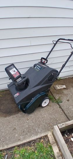Snowblower thrower