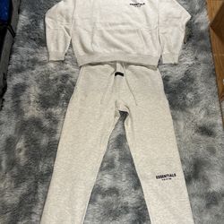 Essentials Set