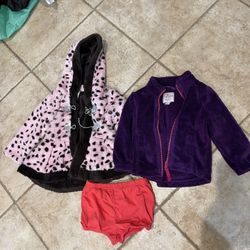 Large girls 18 month clothing bundle in great condition — perfect for everyday wear and seasonal layering.  Includes (39 pieces total): 	•	10 short sl