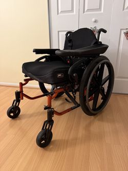 Custom left hand support wheelchair w/utility bag