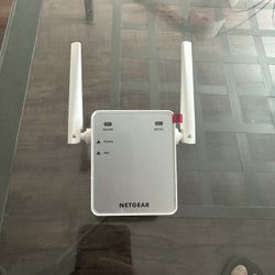 Wi-Fi Range Extender - Netgear 