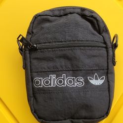 Addidas Small Messenger Bag