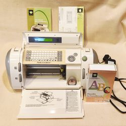 Cricket Machine And Accessories 
