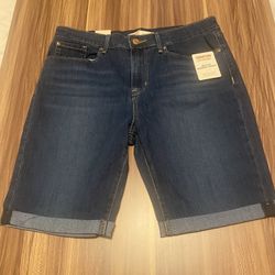 Levi Shorts Size 12                                  J