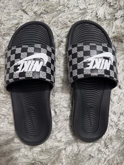 NIKE ,US 10,EUR 44
