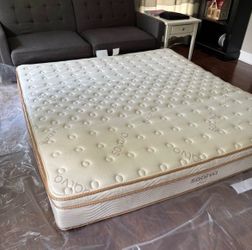 Saatva Classic Firm King Mattress