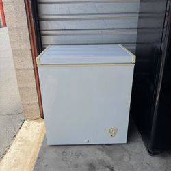 White Frigidaire Chest Freezer