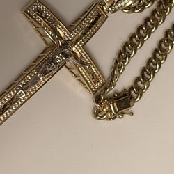 68g Solid 10k 32’ Chain W Cross , 26’ Chain , And 8’ Bracelet All 8 Mm 5300 Or Close Reasonable Offer