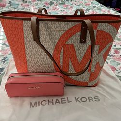 Michael Kors Women XL Extra-Large Leather Tote Shoulder Bag