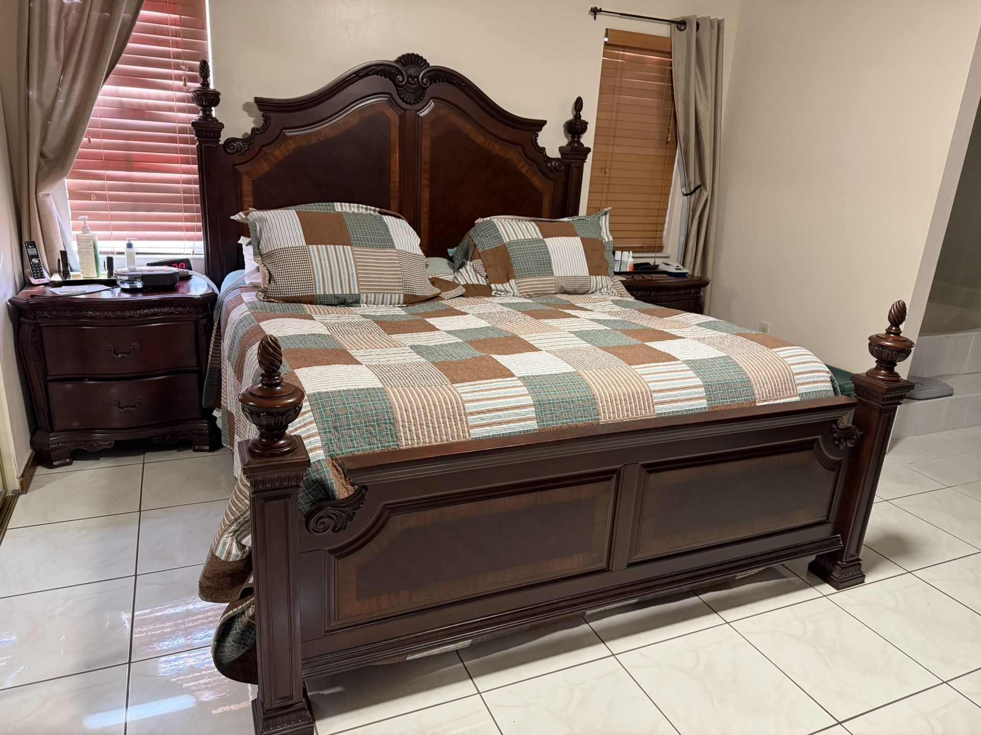 7-Piece Cortinella Dark Cherry Wood Bedroom Set