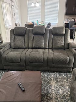 ELECTRIC RECLINER LIVING ROOM SET 