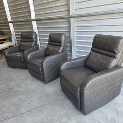 Costco Gilman Creek Furniture
Aldryn Leather Power Glider Recliner

Top Grain Leather with Vinyl Match on Sides and Back
Power Headrest
USB and USB-C 