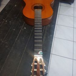 Yamaha C40 Acoustic Guitar