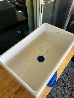 NEW Sinkology Bradstreet II 30” Fireclay Farmhouse Sink – Crisp White