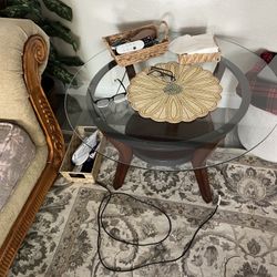 Coffee Table And Carpet 