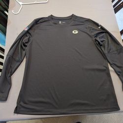 Nike Green Bay Packers Long Sleeve Dri-FIT Shirt – Men’s