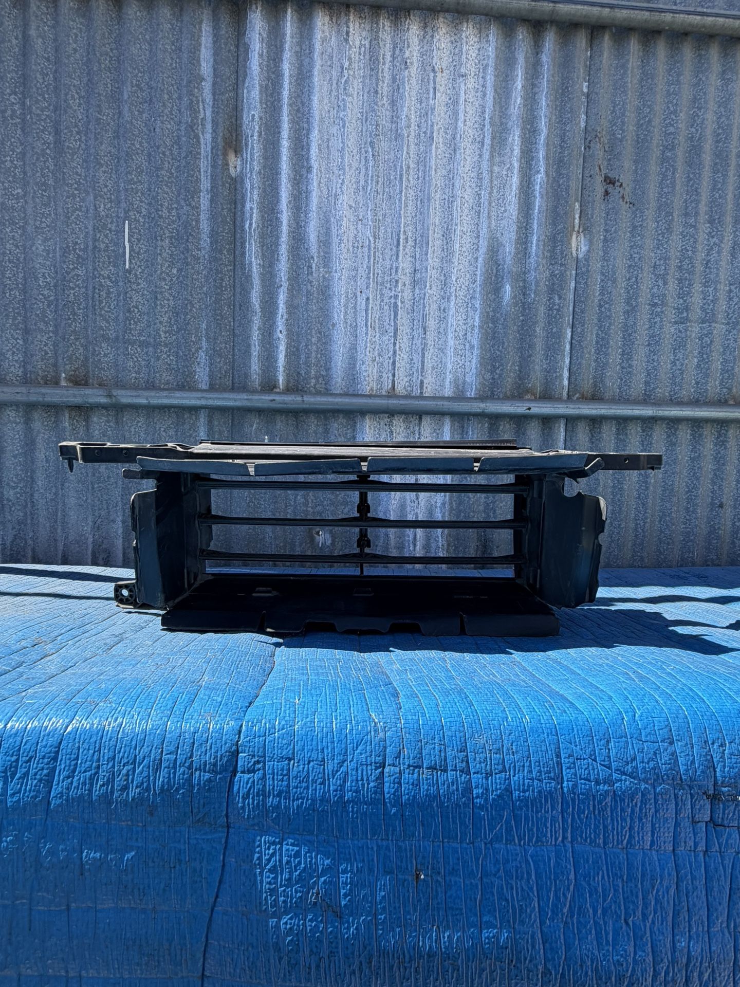 2021 2022 2023 2024 2025 Ford F-150 Front Radiator Lower Air Shutter OEM (WITH MOTOR)(CON MOTOR)