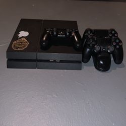 Original  Ps4 With Controllers