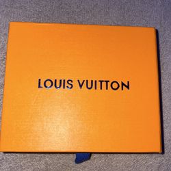 Louis vuittton wallet checkered