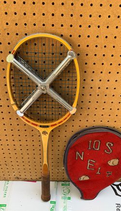 Davis Classic tennis racket with cover