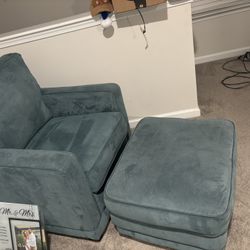 Two Lazy Boy Chair And Ottoman 