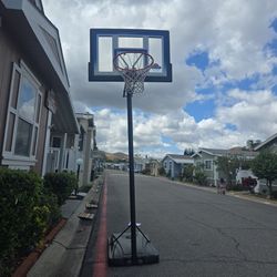 Basketball hoop