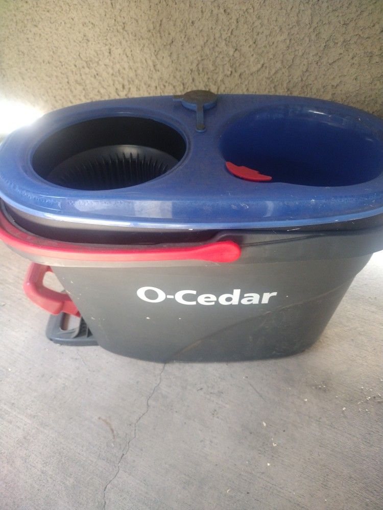 O Cedar Bucket