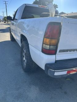 2005 G M C Sierra 