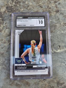 Paige Bueckers card graded