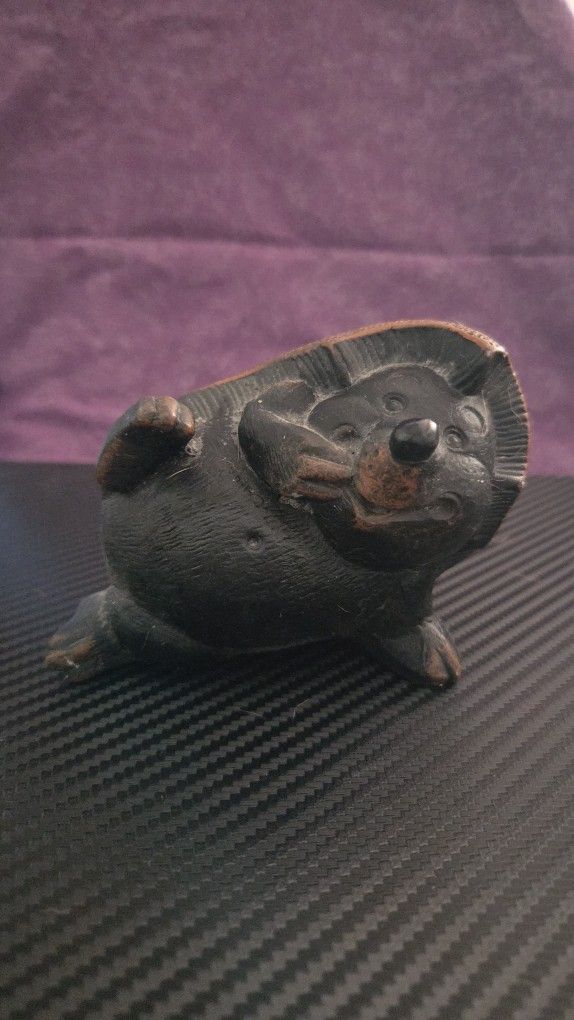 porcupine statue small 