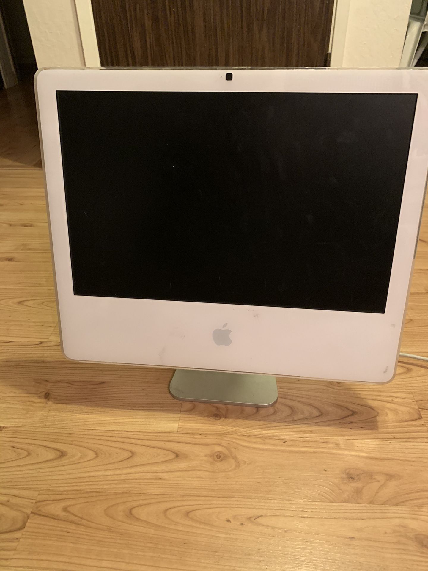 Apple Computer iMac with Graphic Design Software