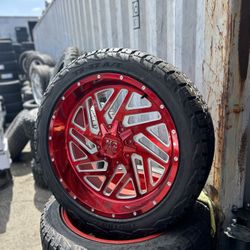RED FINISH. 22x10.    6x135.  6x139.   TIRE SIZE. 285/45/22.  