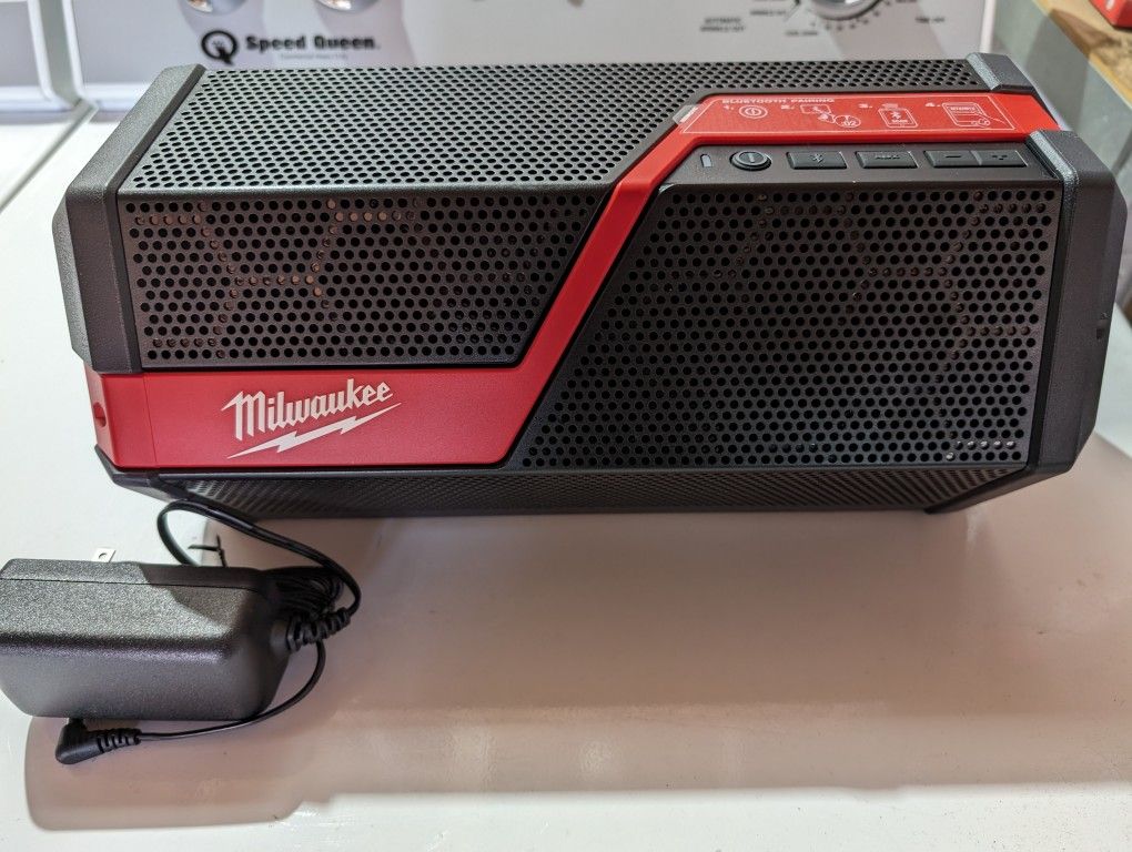 Milwaukee Bluetooth Speaker 