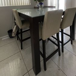 Moving special  {Table Set 6 Chairs  }
