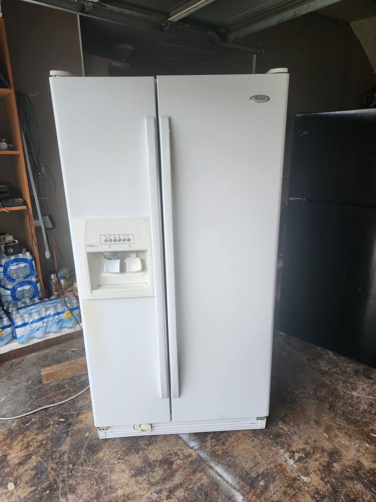 REFRIGERATOR  ( FREE DELIVERY  )