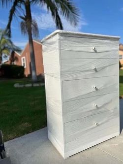 Hermosa Cajonera Blanca De 5 Cajones