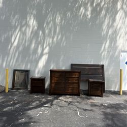 Ashley’s Queen BedSet w/ Mattress