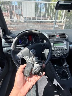 Car Keys N Remotes/ Llaves Con Control