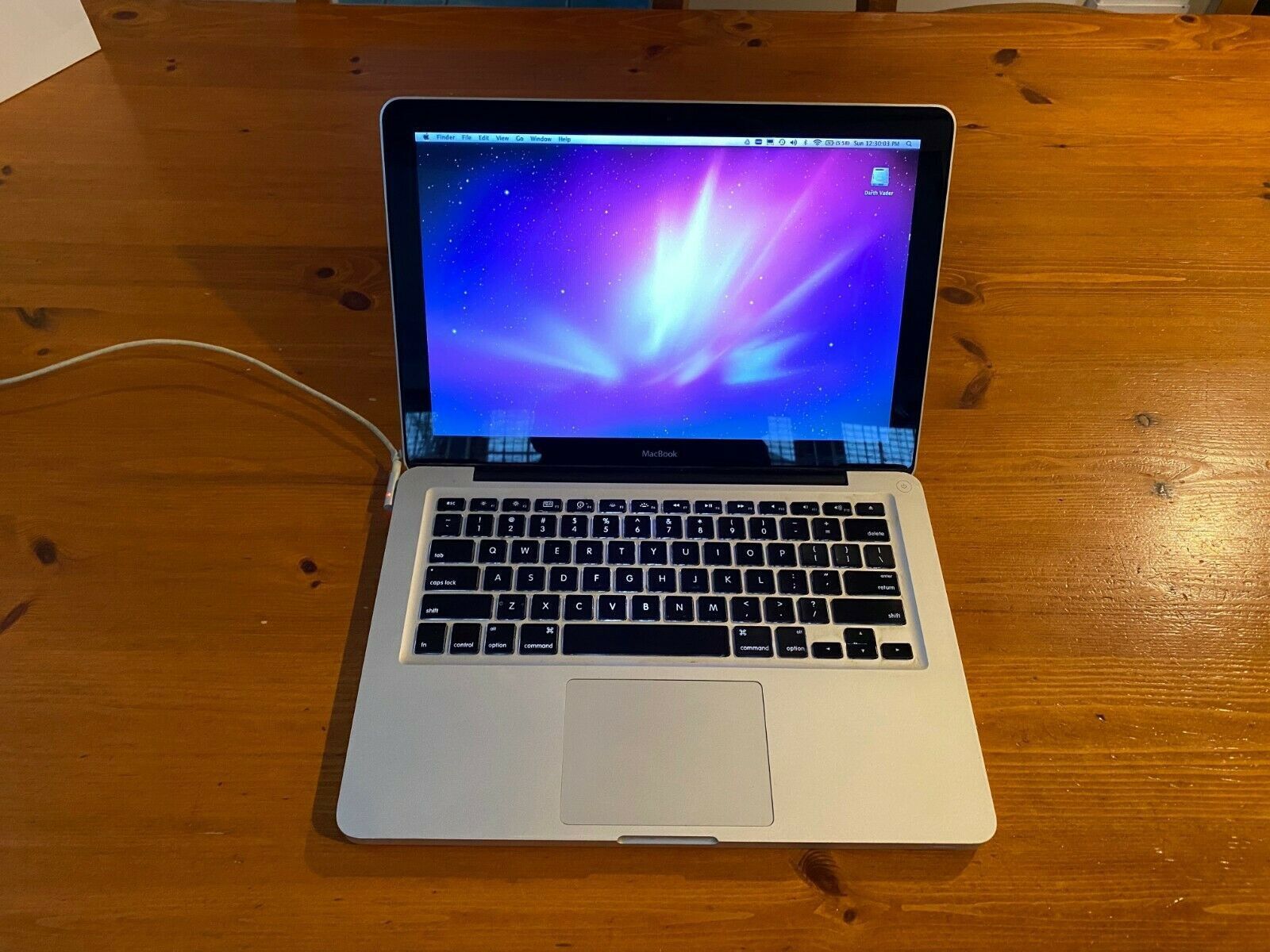 Macbook laptop apple 13" with office