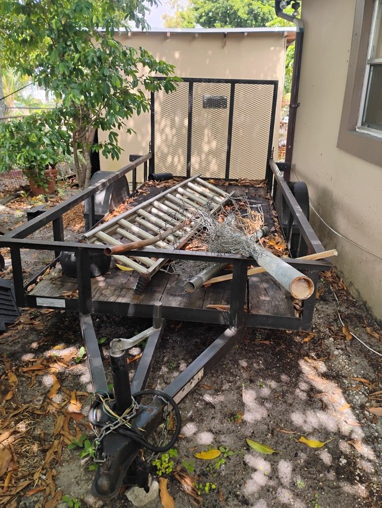 Open Trailer