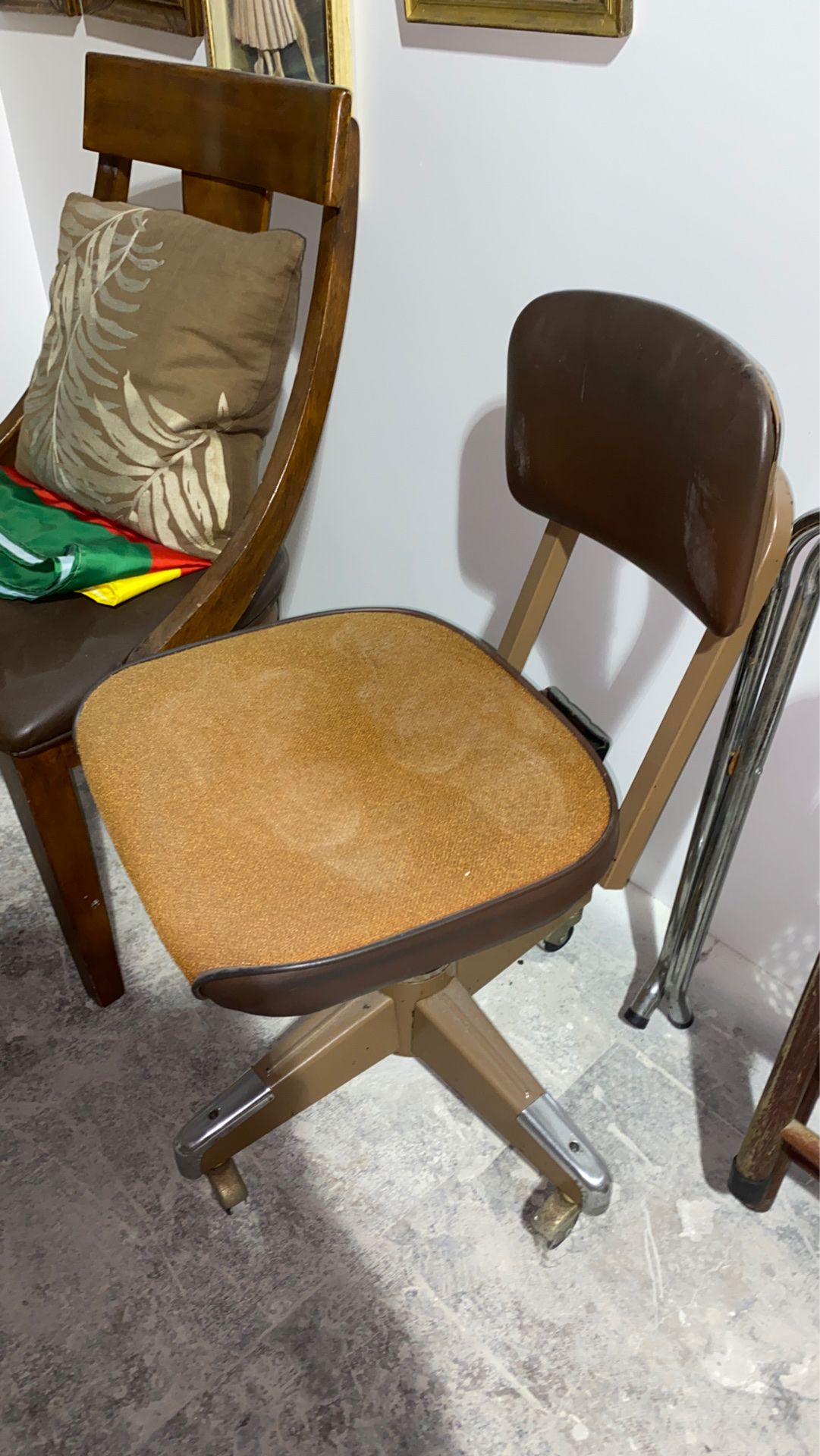 Mid century vintage antique 1950s 1960s office chair