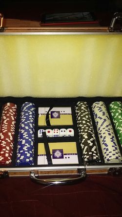 Brand new poker set