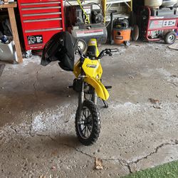 SYX Moto 50cc Gas Powered Dirt Bike/Helmet