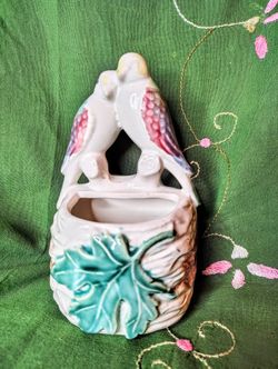 Vtg. Morton Pottery Lovebirds/Parakeets Wall Pocket