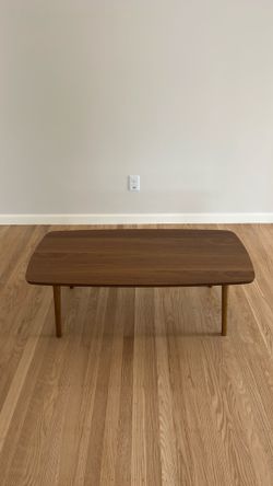 Very nice coffee table